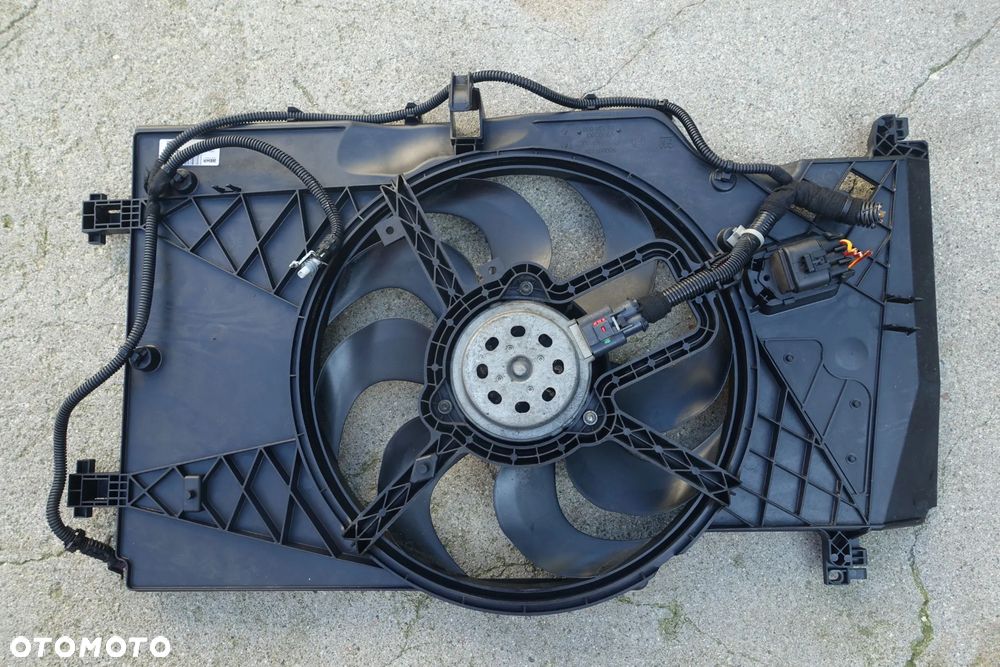 WENTYLATOR CHŁODNICY MERIVA B 11r. 1.3 CDTI - 1