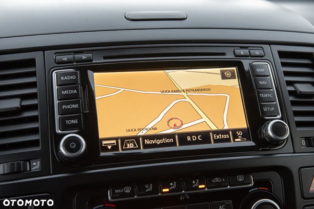 Volkswagen Multivan - 16