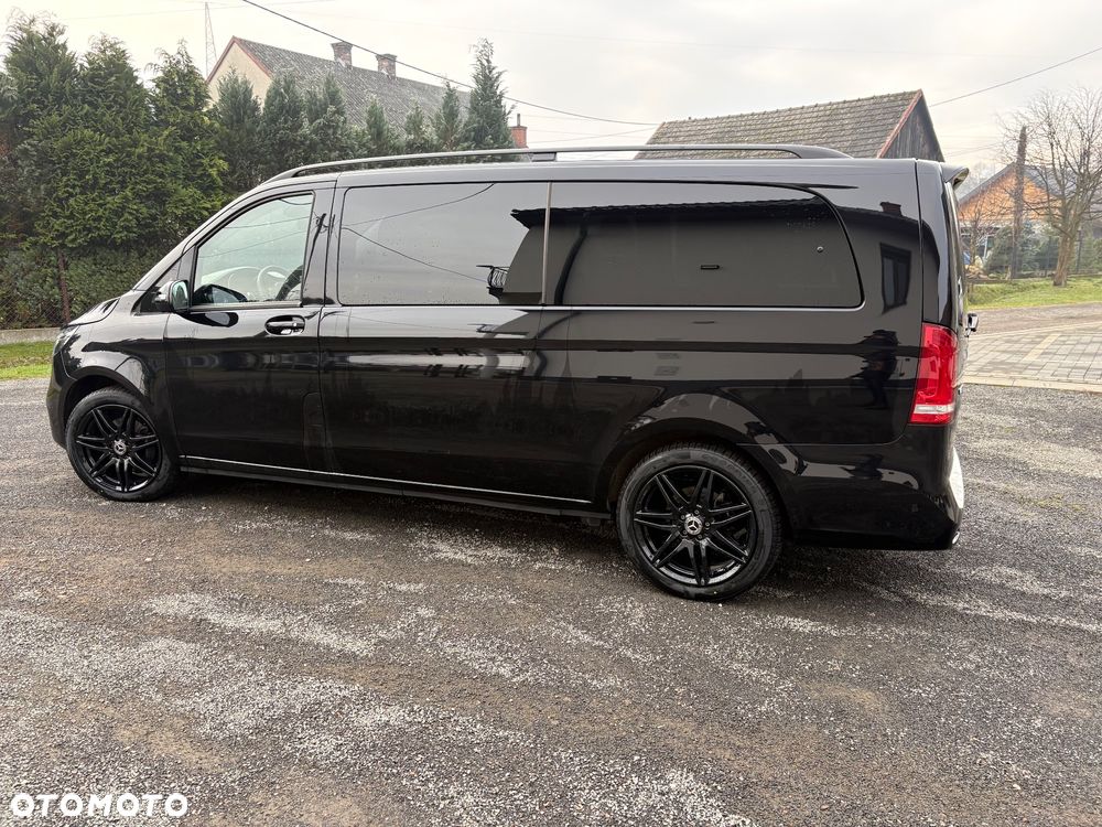 Mercedes-Benz Klasa V 300 d extralang 4Matic 9G-TRONIC Edition Edition 2023 - 18