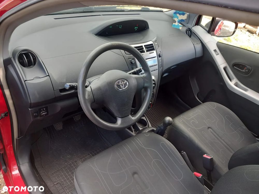 Toyota Yaris - 7