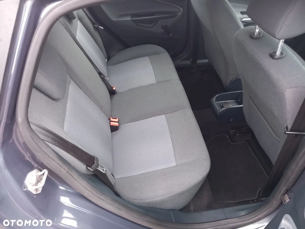 Ford Fiesta 1.25 Champions Edition - 26