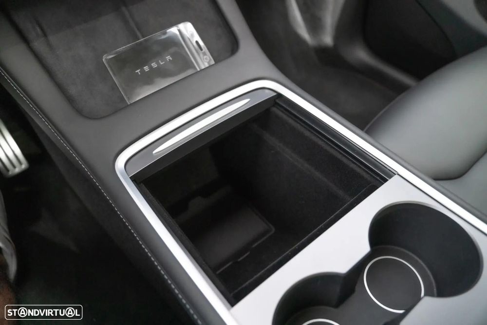 Tesla Model Y Performance Dual Motor AWD - 24