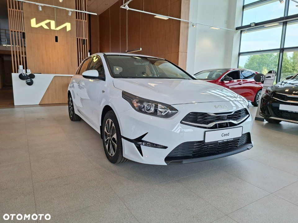 Kia Ceed - 8