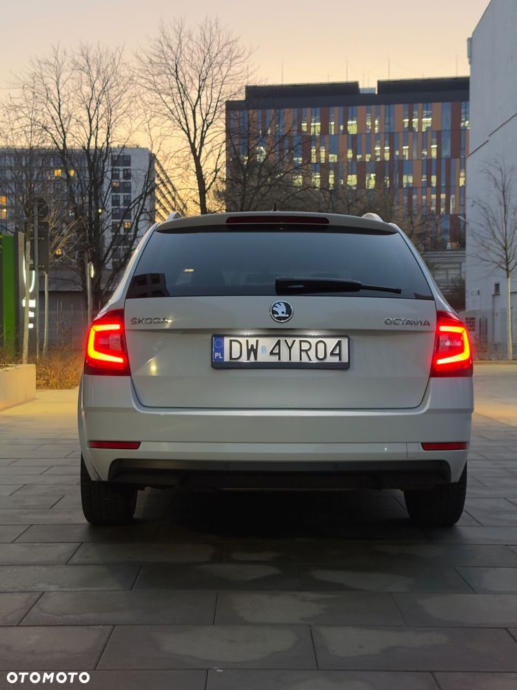 Skoda Octavia 1.6 TDI DSG Style - 3