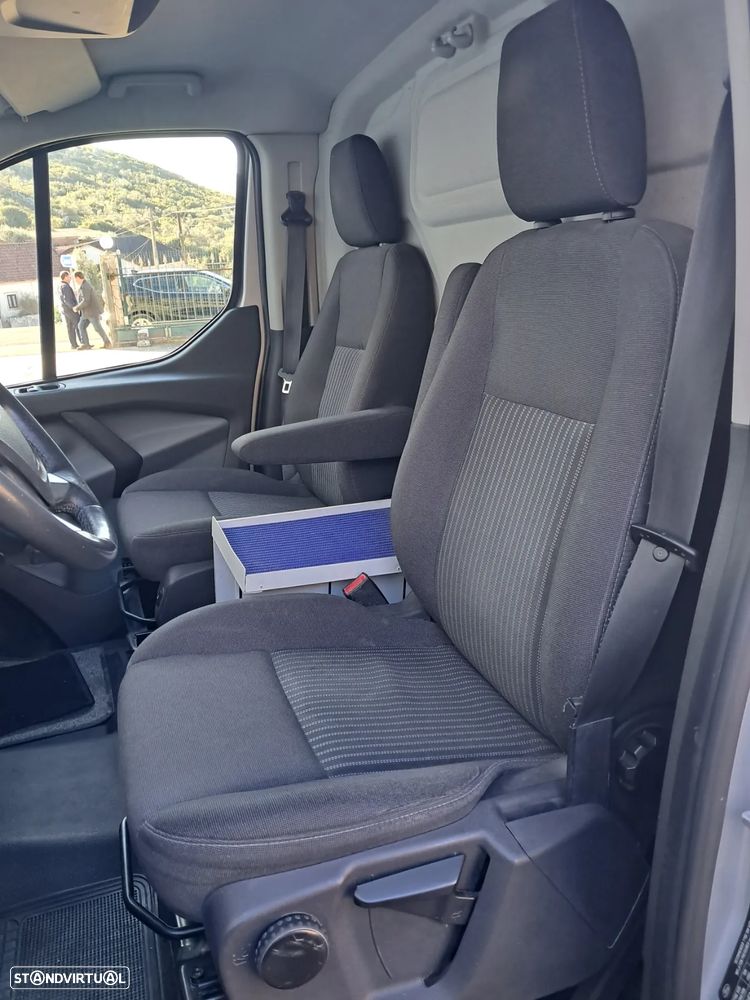 Ford Transit Custom 2.2 Tdci 155cv - 19