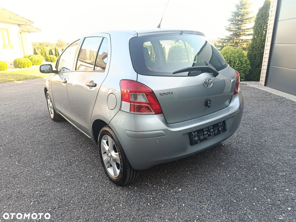 Toyota Yaris - 16