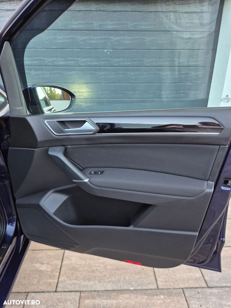 Volkswagen Touran 2.0 TDI Highline - 13