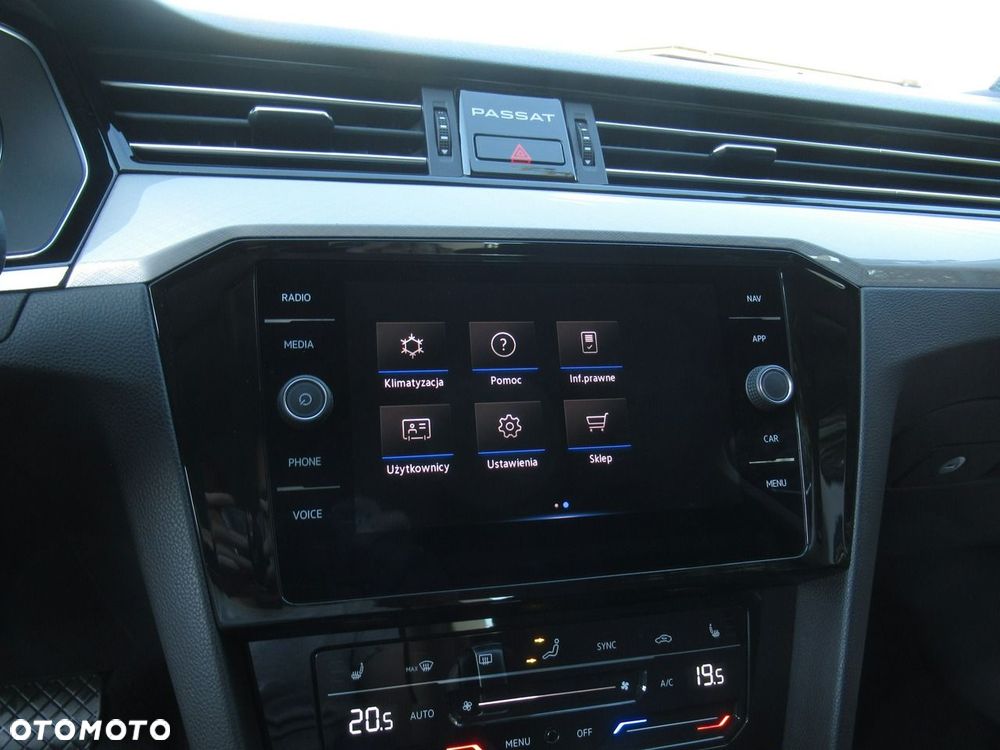 Volkswagen Passat - 22