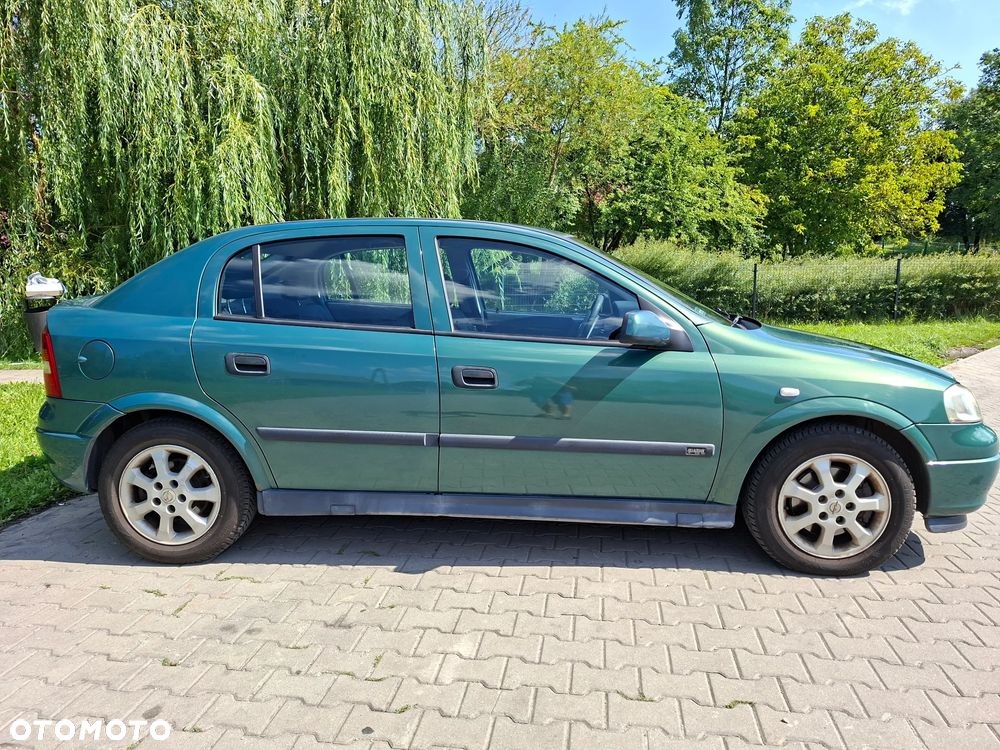 Opel Astra 2.0 DTI - 1