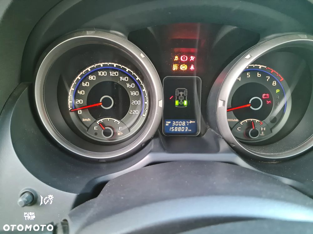 Mitsubishi Pajero - 14