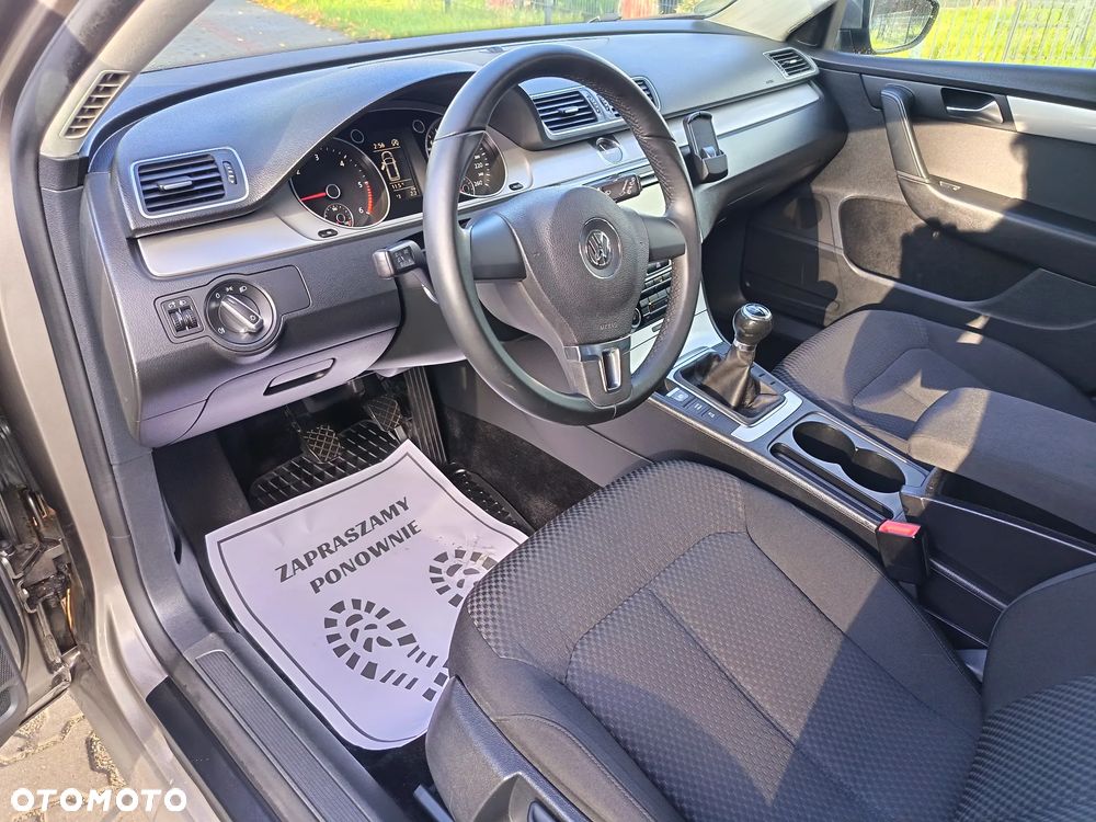 Volkswagen Passat - 10