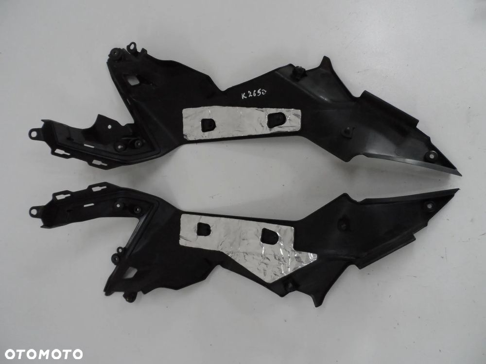 Kawasaki Z650 osłona plastikowa boczek zaślepka P,L - 2