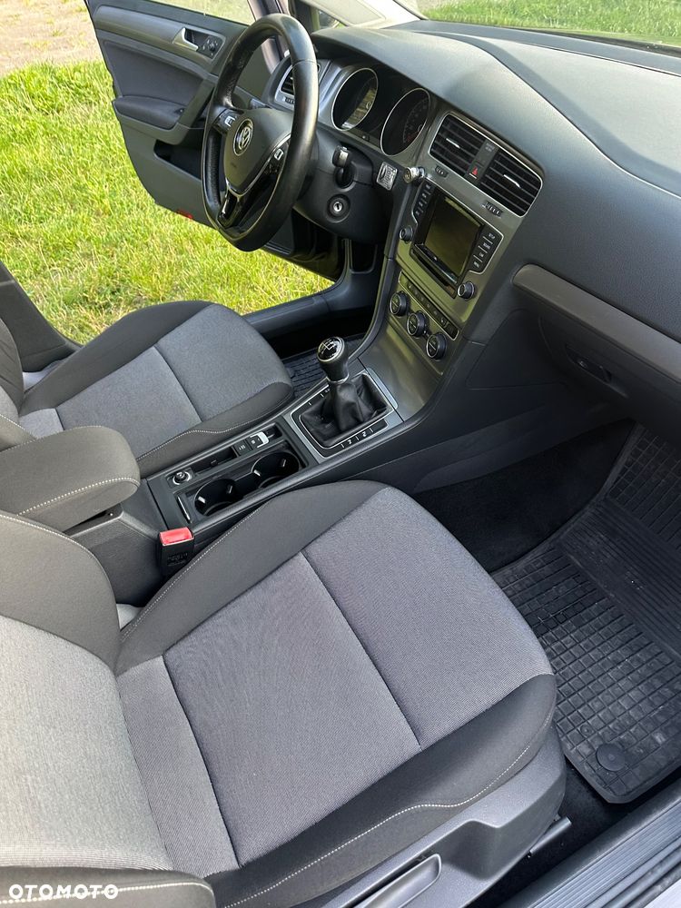 Volkswagen Golf - 35