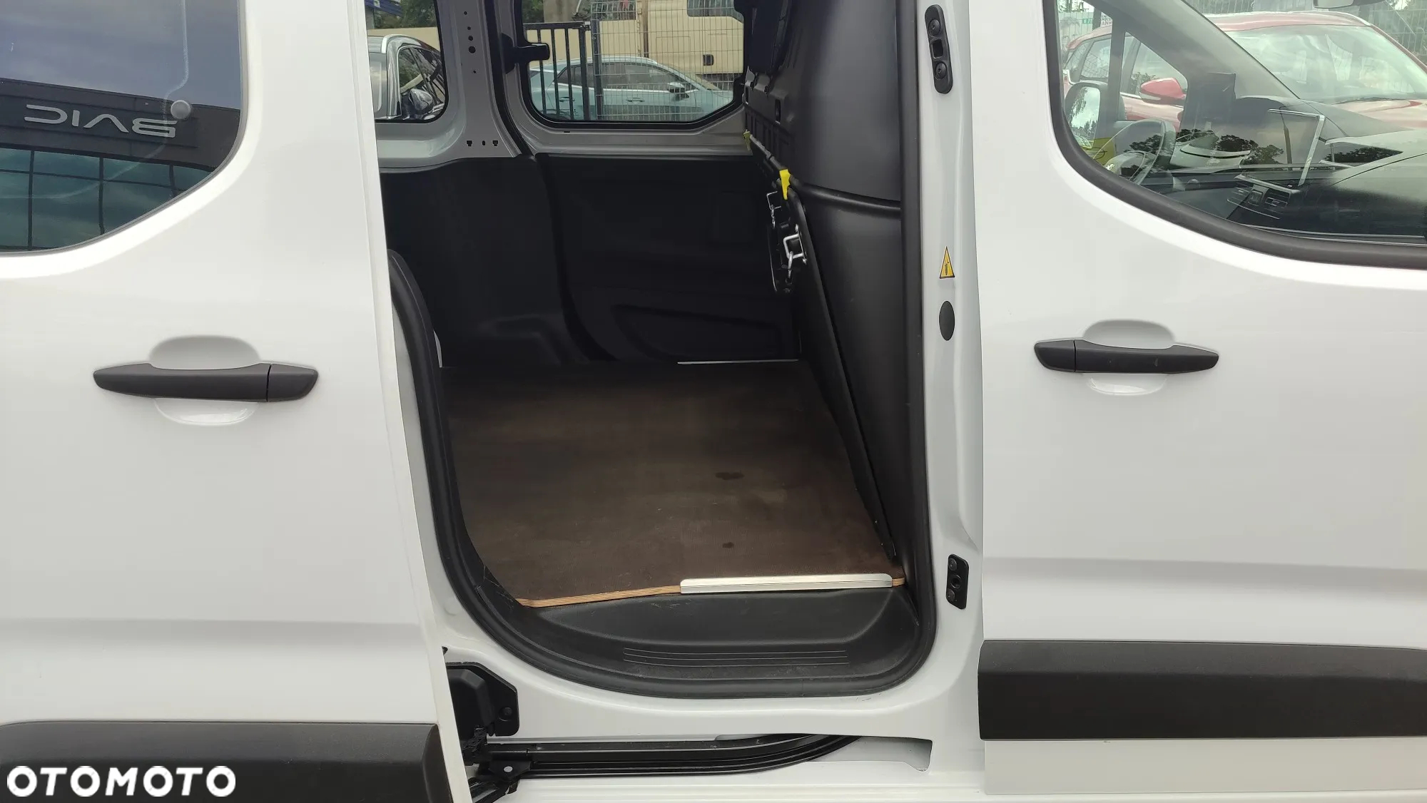 Peugeot Peugeot Partner L2H1 1.5 HDI 102KM Niski Przebieg 3osobowy Vat23% - 19