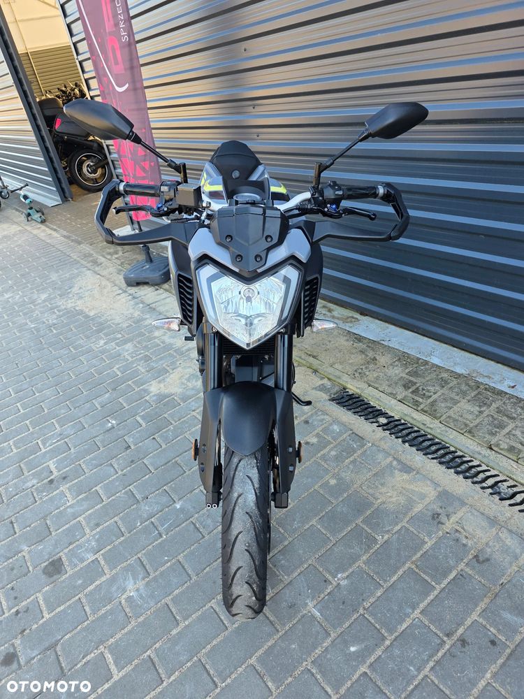 Yamaha MT - 16