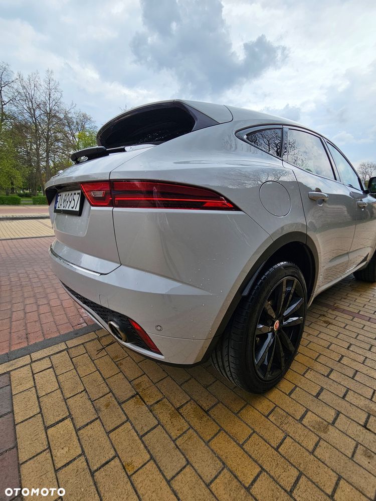 Jaguar E-Pace 2.0 i4D AWD R-Dynamic - 11
