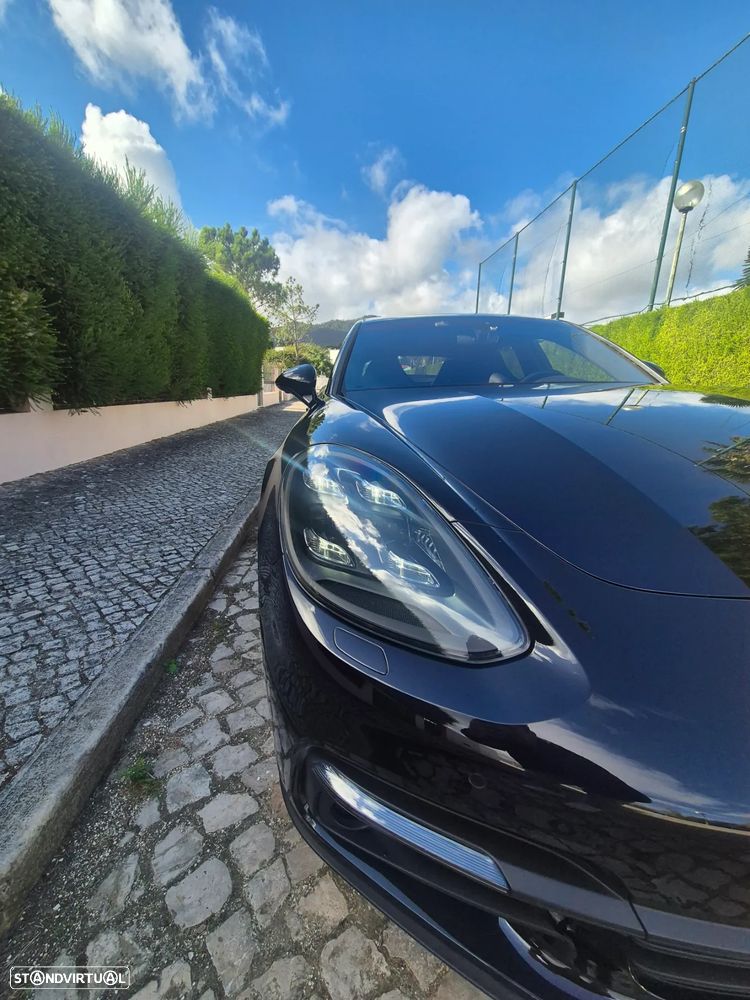 Porsche Panamera 4 E-Hybrid 10 Years Edition - 3