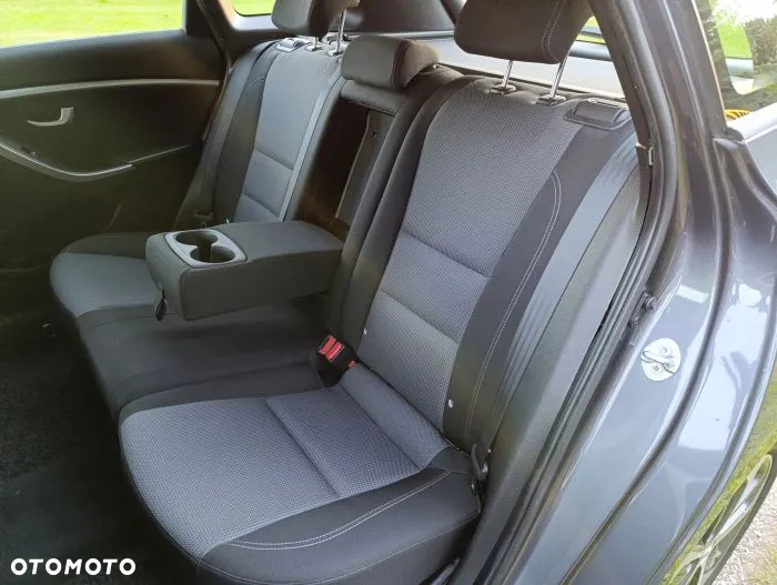 Hyundai i30 1.6 CRDi BlueDrive Premium - 11