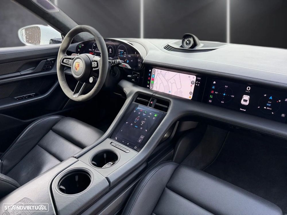 Porsche Taycan Turbo S - 15