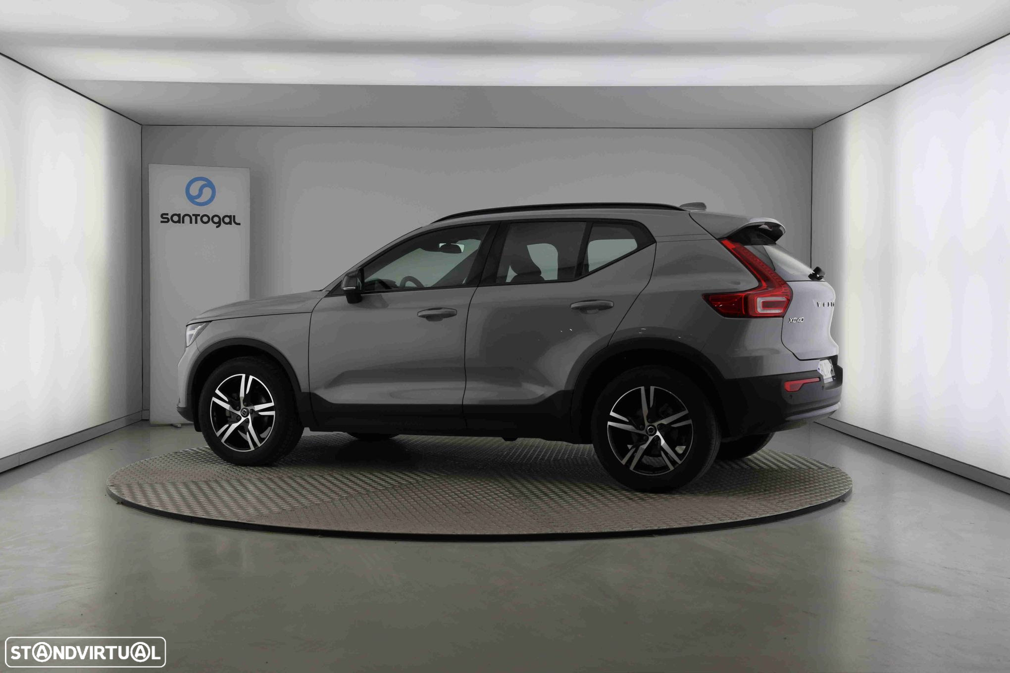 Volvo XC 40 1.5 T2 Plus Dark Auto - 10