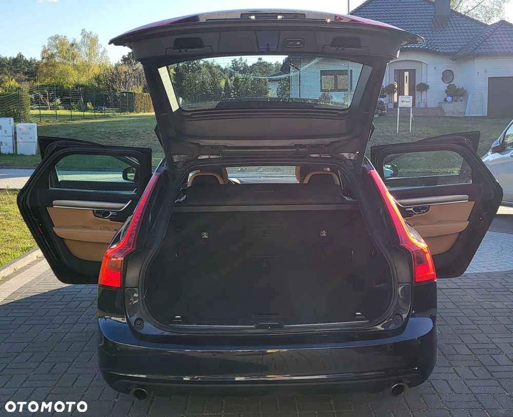 Volvo V90 D5 AWD Geartronic Inscription - 4