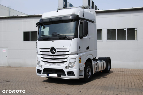 Mercedes-Benz Actros 1845, BigSpace, Pulpit multimedialny