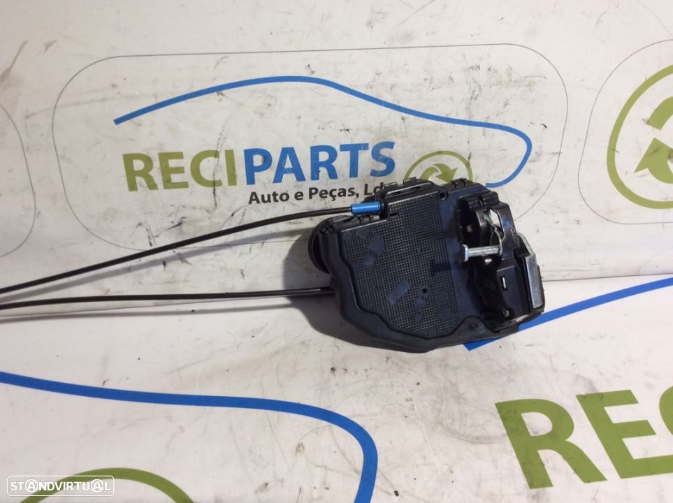 Fecho de porta trás direita Toyota Auris - 2