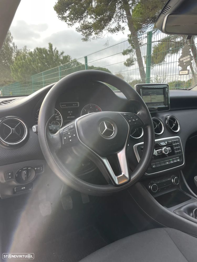 Mercedes-Benz A 200 - 4