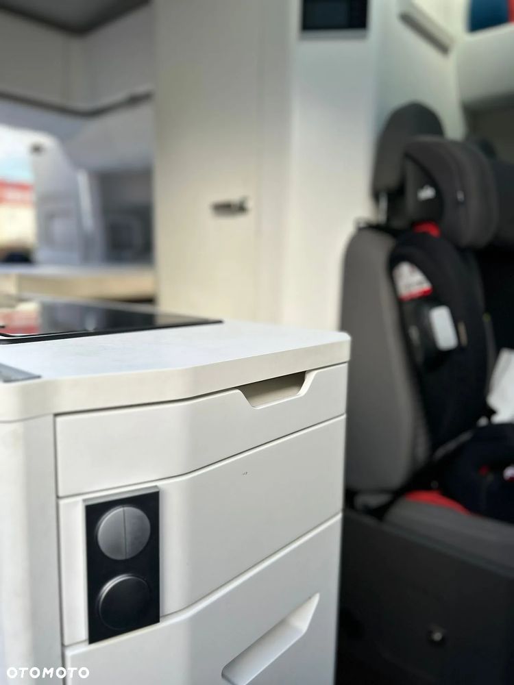 Volkswagen GRAND California - 11