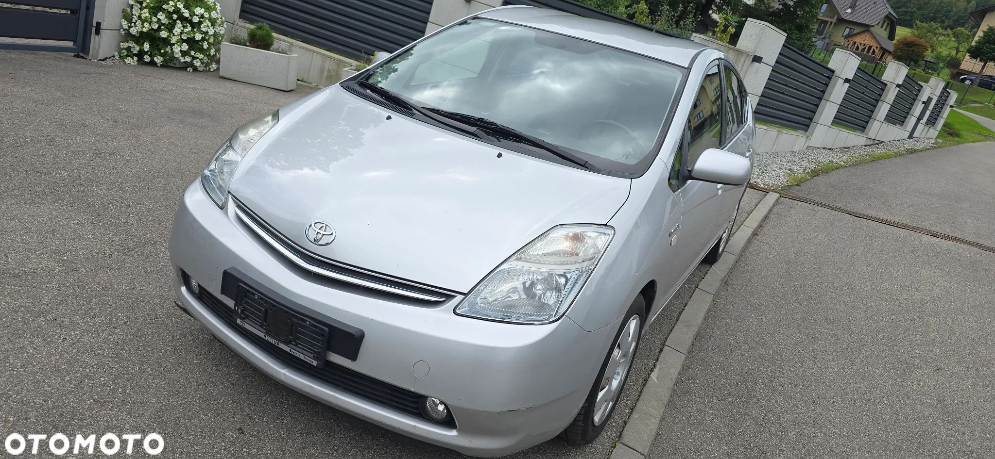 Toyota Prius (Hybrid) Comfort - 1