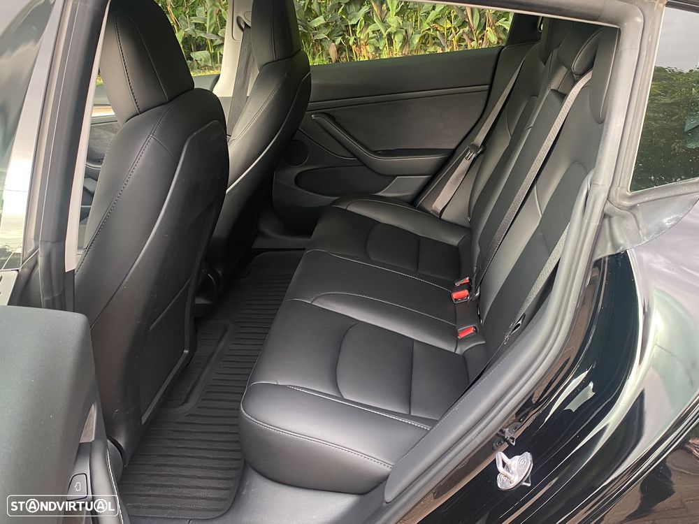 Tesla Model 3 - 25