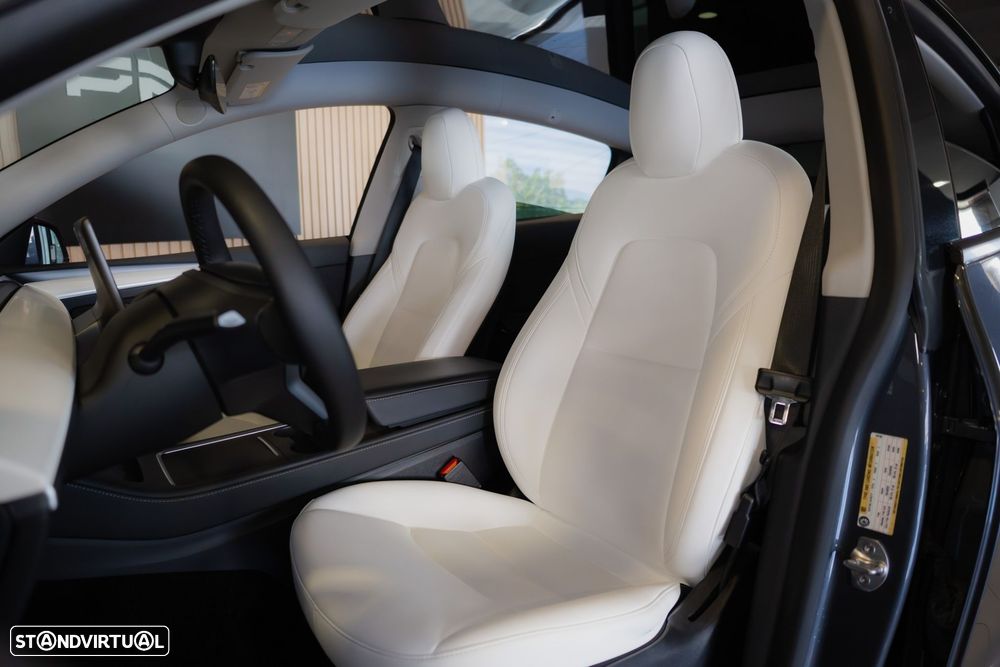 Tesla Model Y Long Range Dual Motor AWD - 5