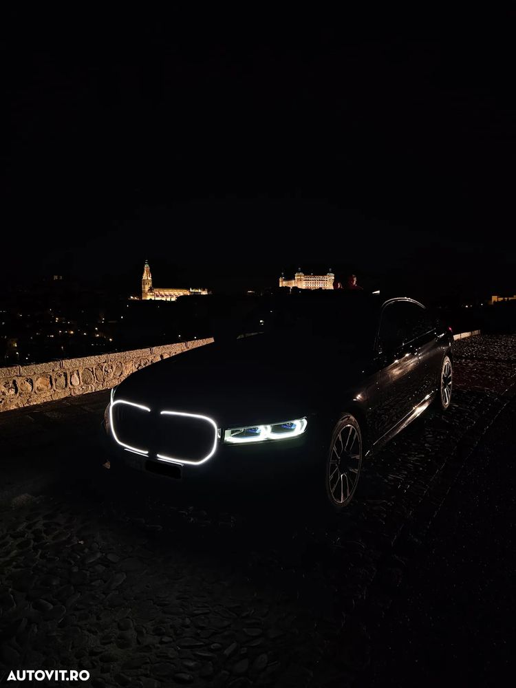 BMW Seria 7 745e - 24