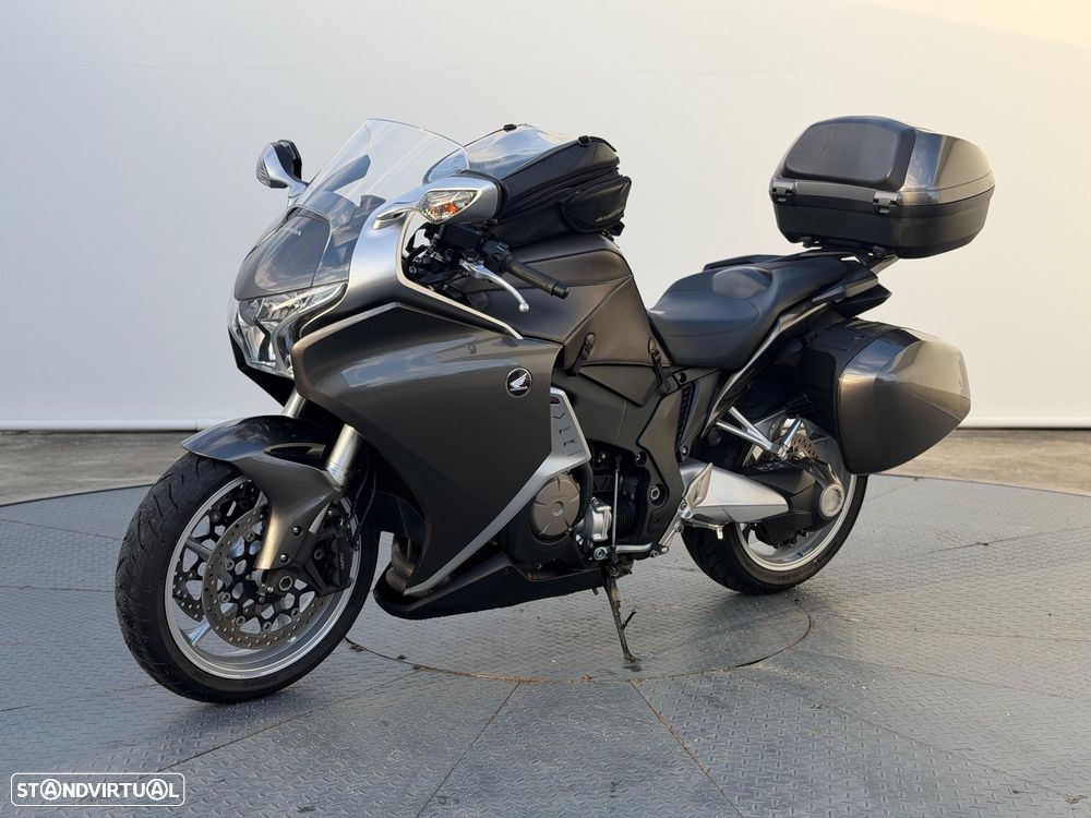 Honda VFR 1200 F - 1
