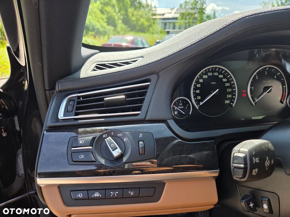 BMW Seria 7 740d xDrive - 21