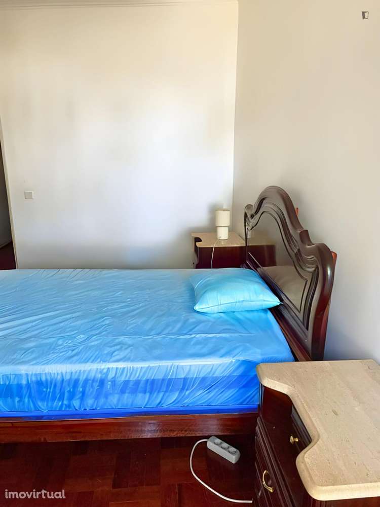 Quarto - localizado em Linda-a-Velha Lisbon - Grande imagem: 4/19