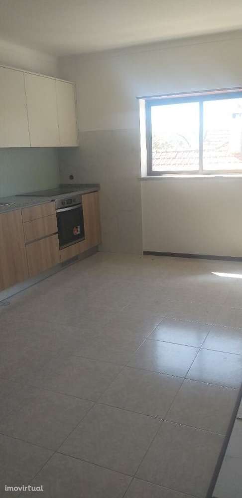 Alugo apartamento T1 restaurado - Grande imagem: 4/16