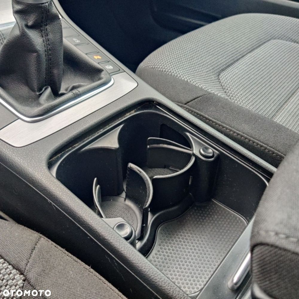 Volkswagen Passat - 28