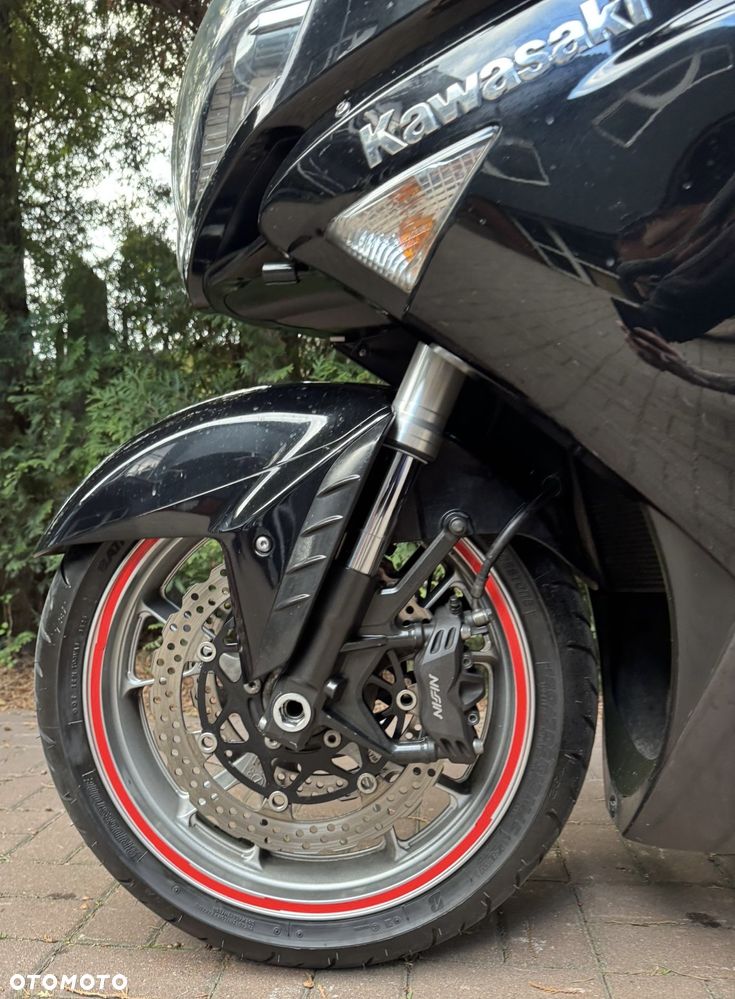 Kawasaki GTR - 14