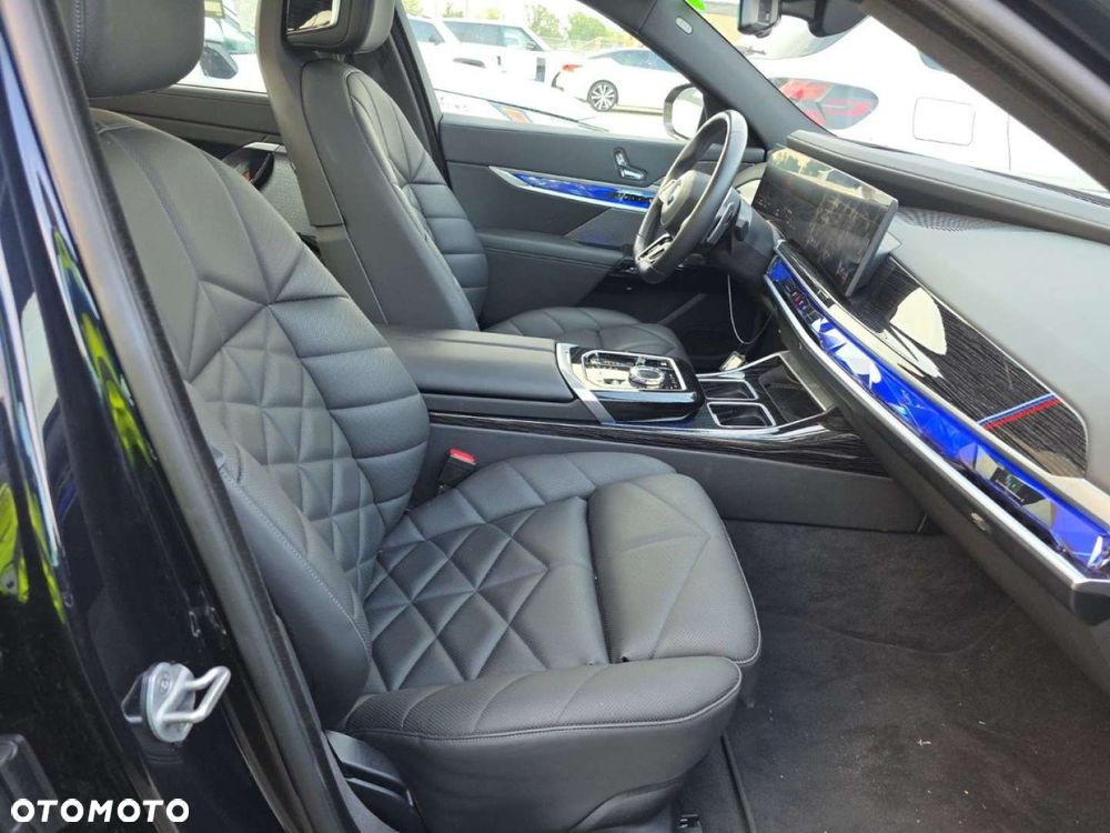 BMW Seria 7 - 10