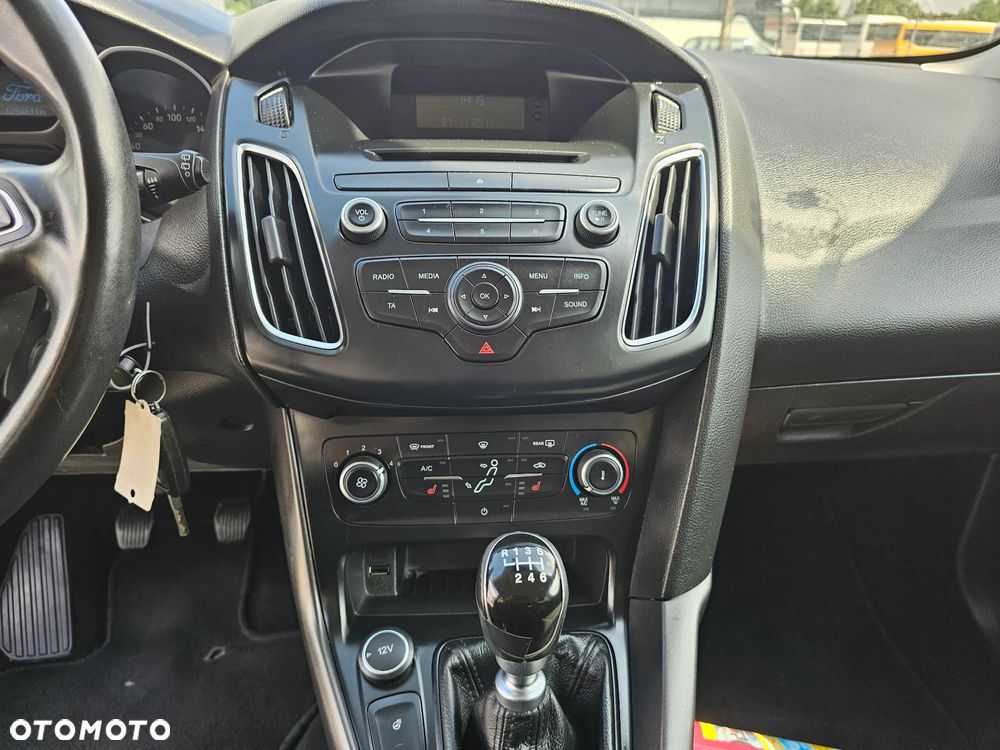 Ford Focus 1.0 EcoBoost Start-Stopp-System TITANIUM STYLE - 12