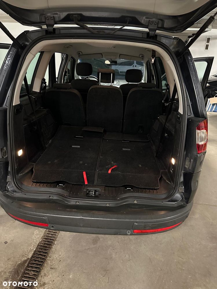 Ford Galaxy - 10