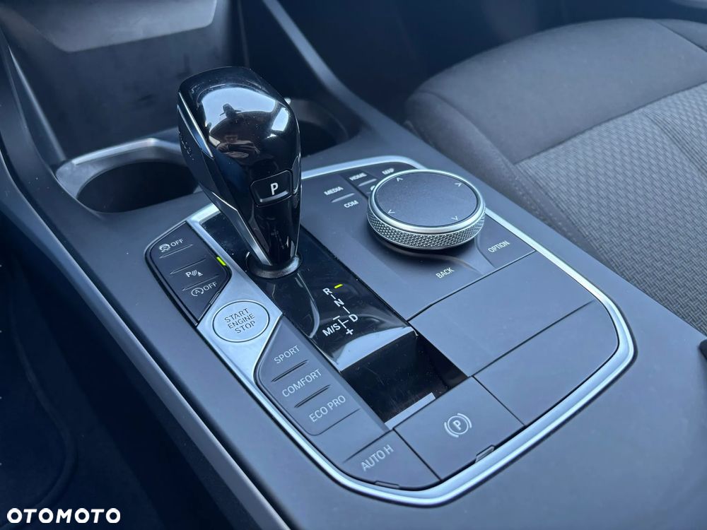 BMW Seria 1 118i Advantage - 31