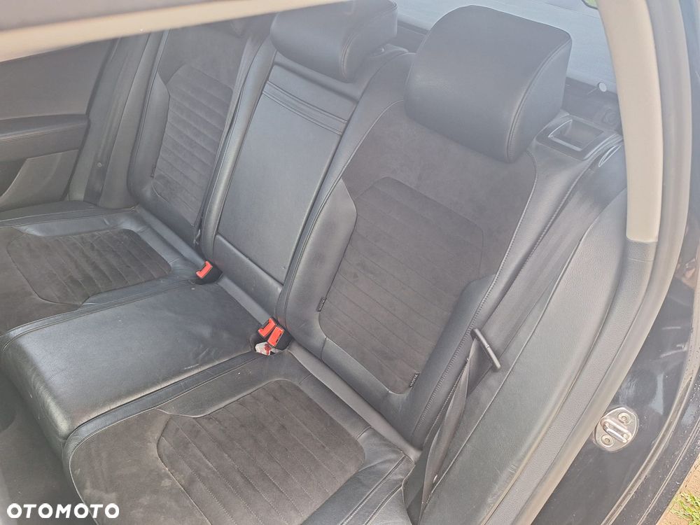 Volkswagen Passat 2.0 TDI Highline DSG - 17
