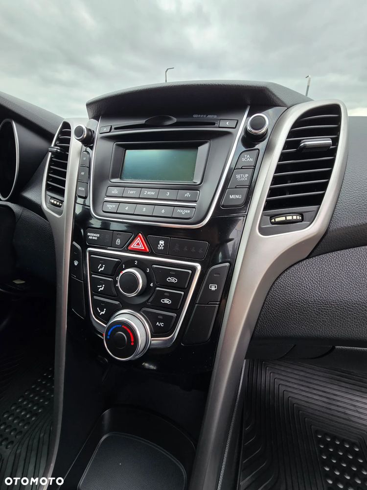 Hyundai i30 1.4 Premium - 16