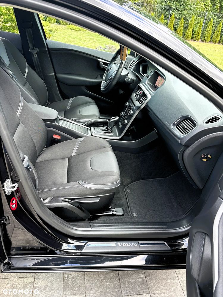 Volvo V40 - 23