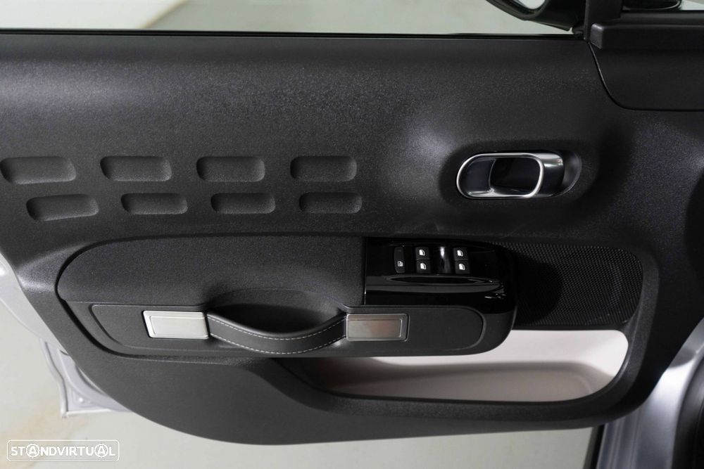 Citroën C3 1.2 PureTech Shine EAT6 - 21