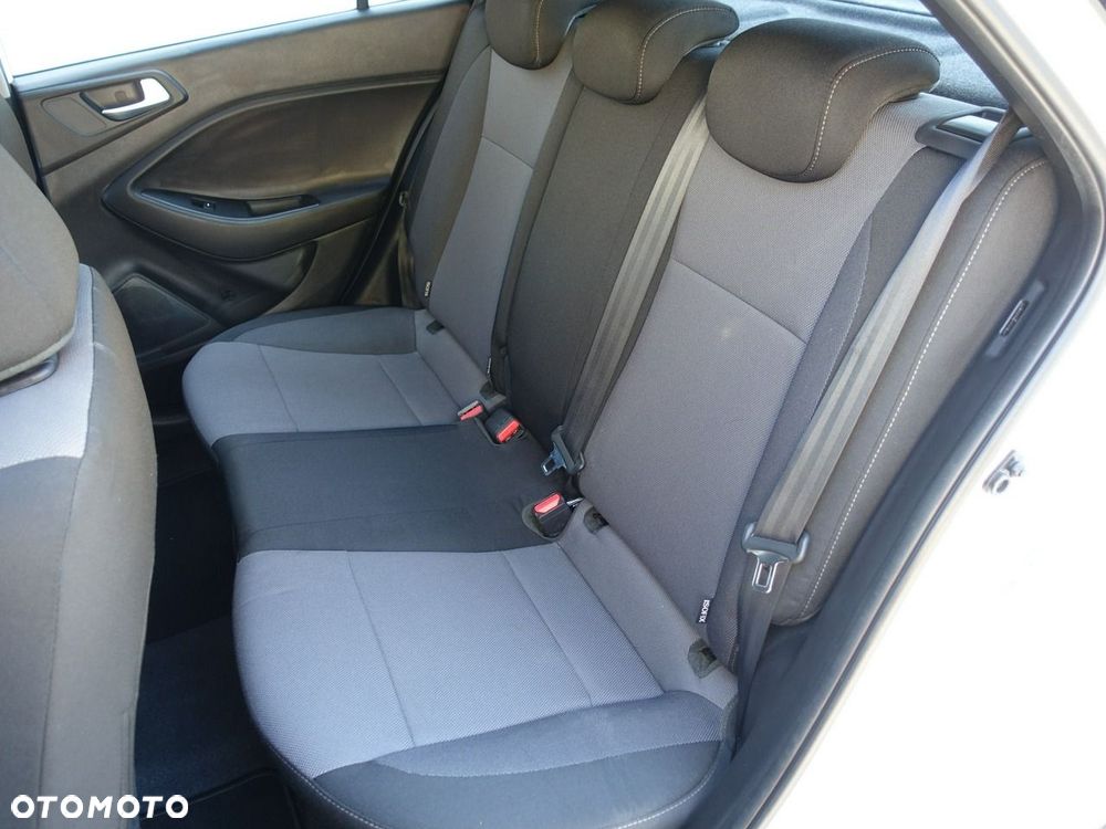 Hyundai i20 1.4 Automatik Trend - 14