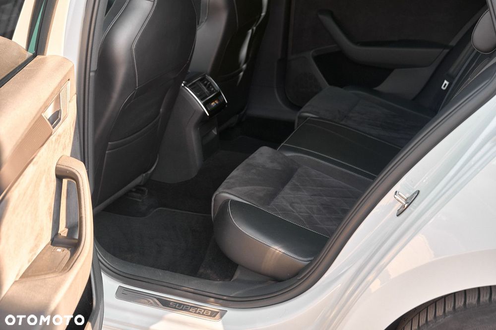 Skoda Superb 2.0 TDI 4x4 DSG Sportline - 10