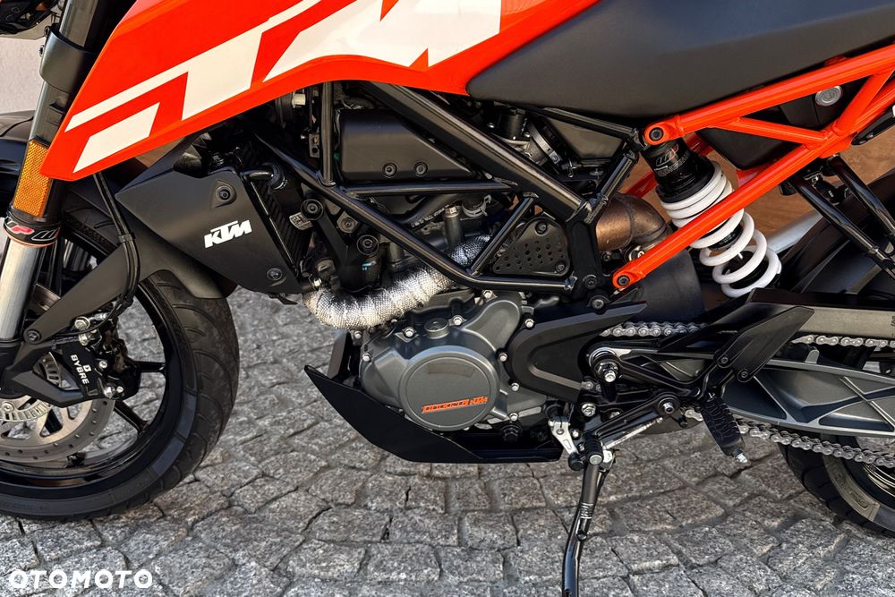 KTM Duke 125 - 21